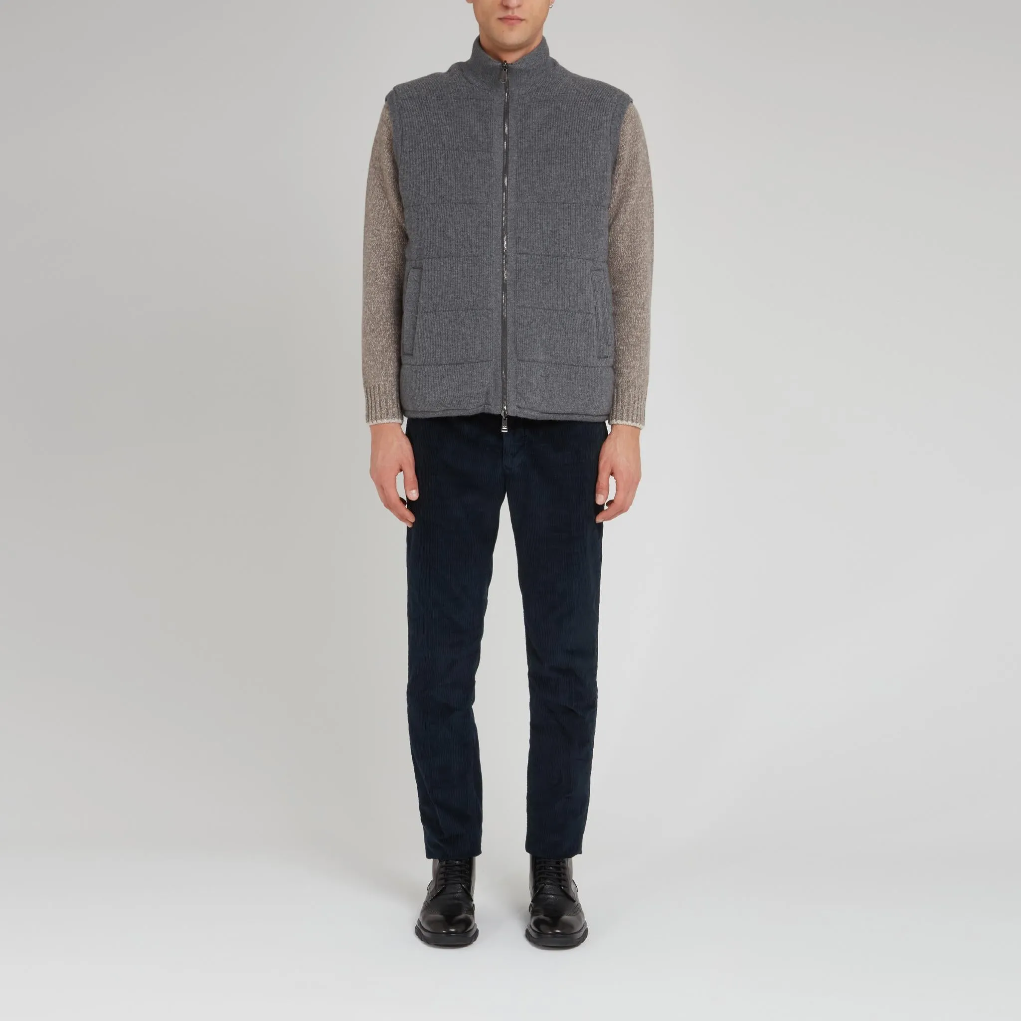 Gilet in lana e cashmere grigio