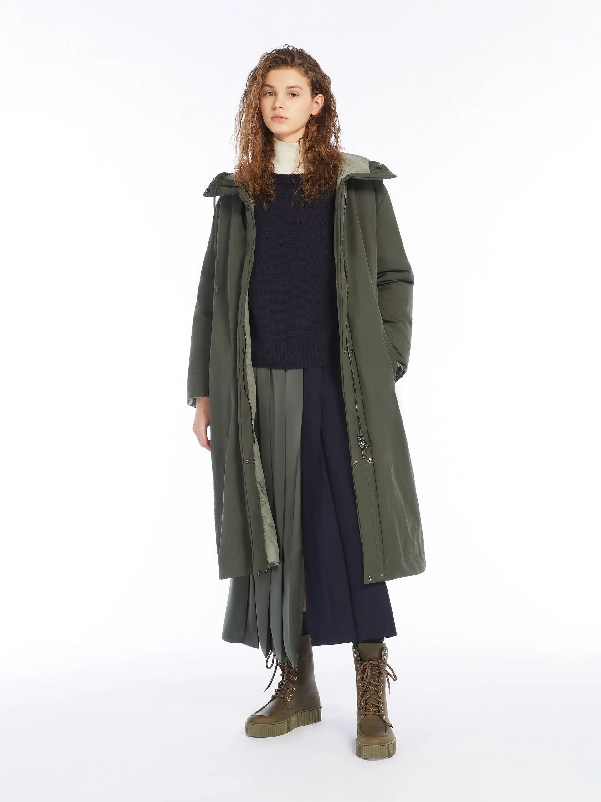 Pleated wool and satin skirt