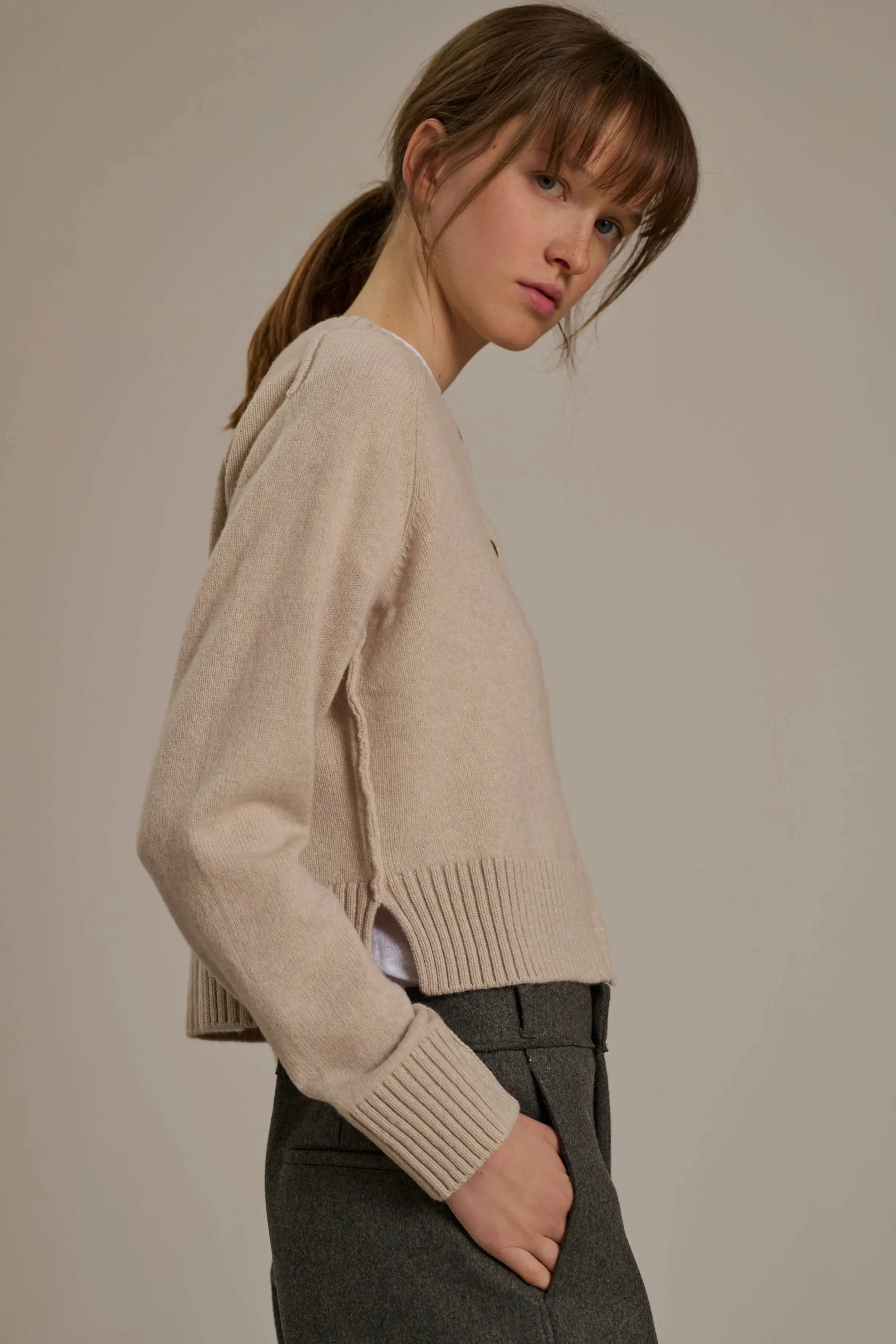 VIRGINIA OFF-WHITE CARDIGAN